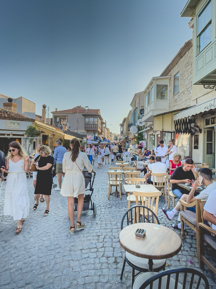 Kemalpaşa Caddesi'nin eşsiz atmosferi