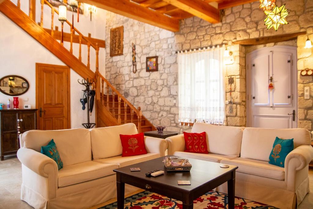 Stonehouse With Backyard and Fireplace in Alacati Cesme
